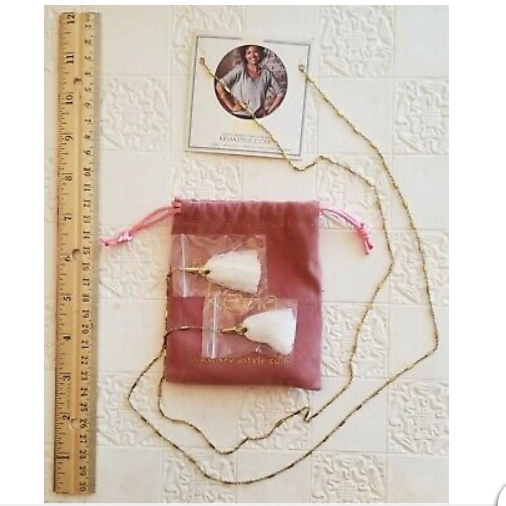 Kevia gold and White Necklace